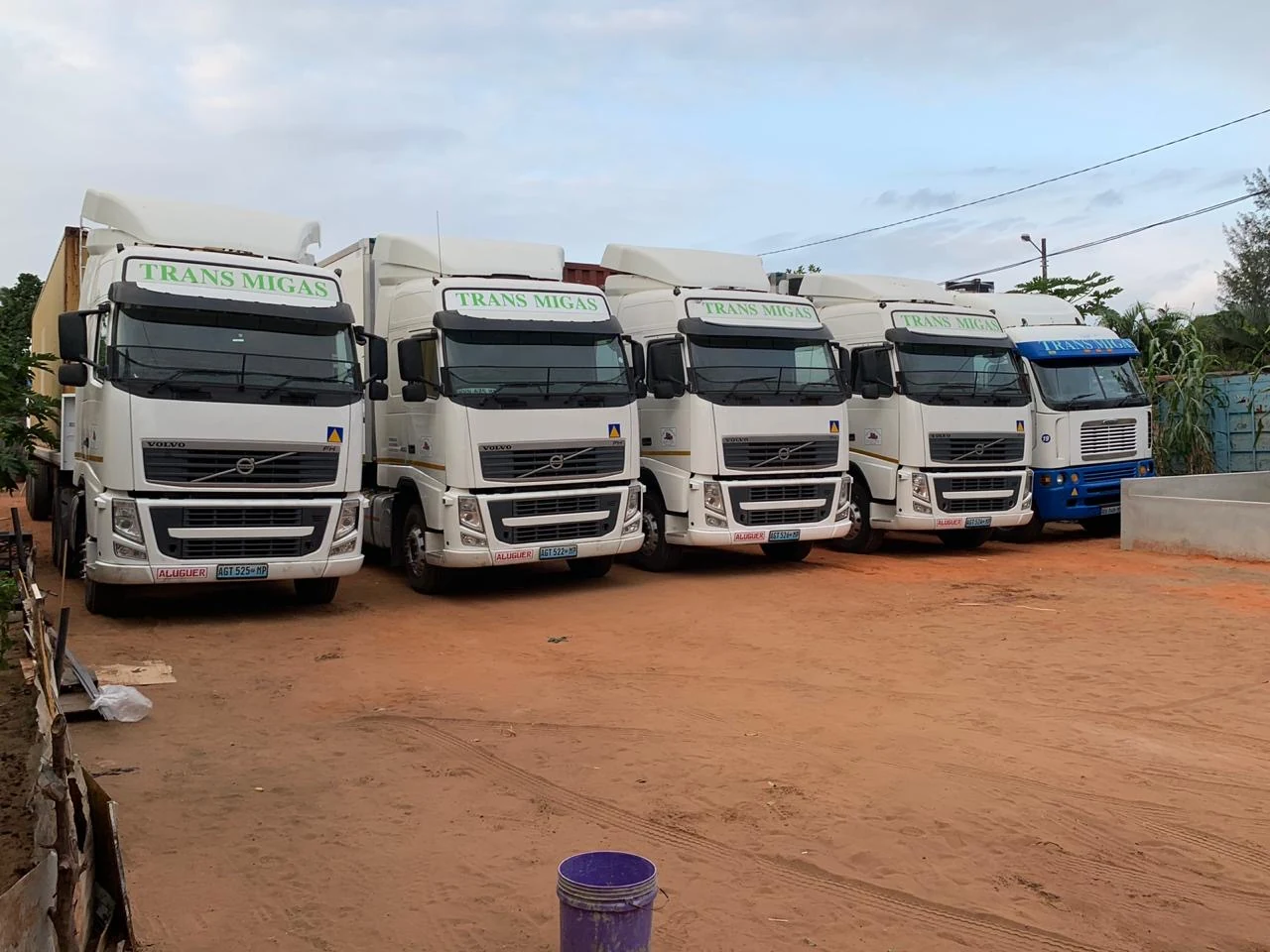 Camiões antigos da Trans Migas reunidos no parque